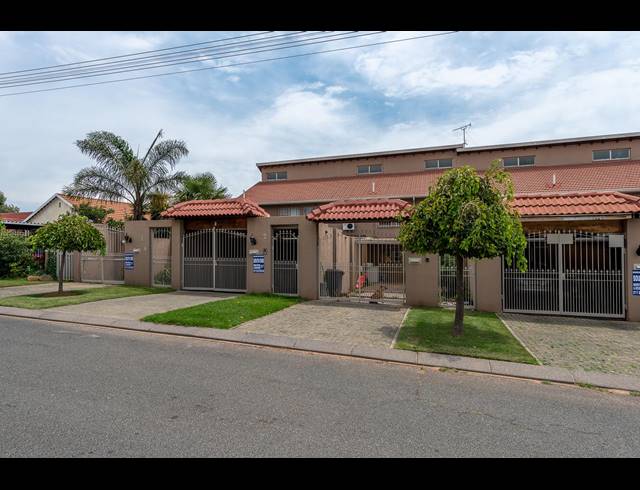3 BEDROOM DUPLEX FOR SALE IN ROSEACRE